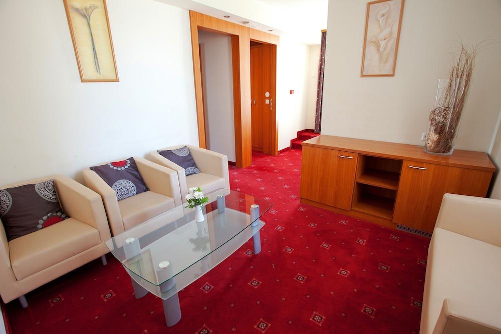 Hotel Creina Kranj Exterior photo